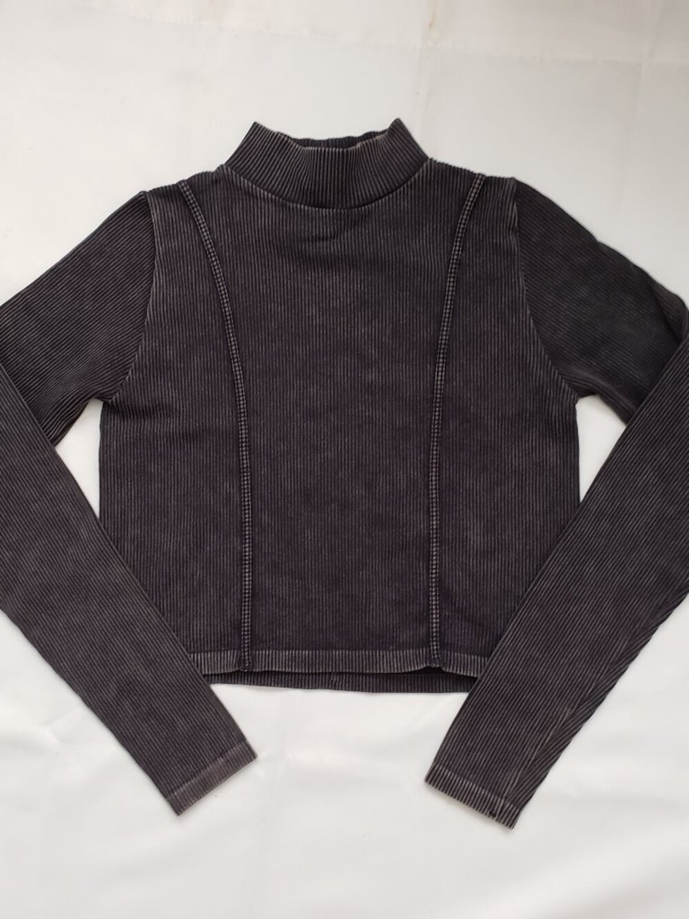 Sincerely Jules size Large mock neck crop top ribbed goth punk